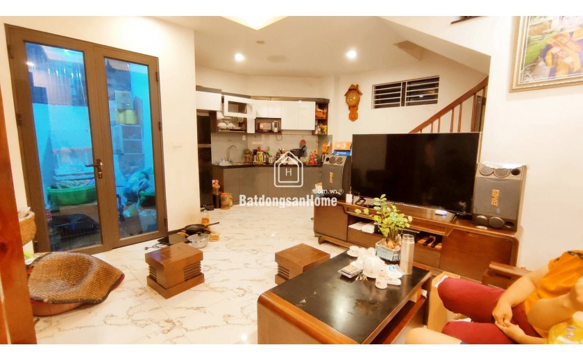 NHÀ ĐẸP DÂN XÂY - MỚI – VỊ TRÍ AN SINH TUYỆT VỜI, GẦN PHỐ, GẦN SÔNG GIÓ